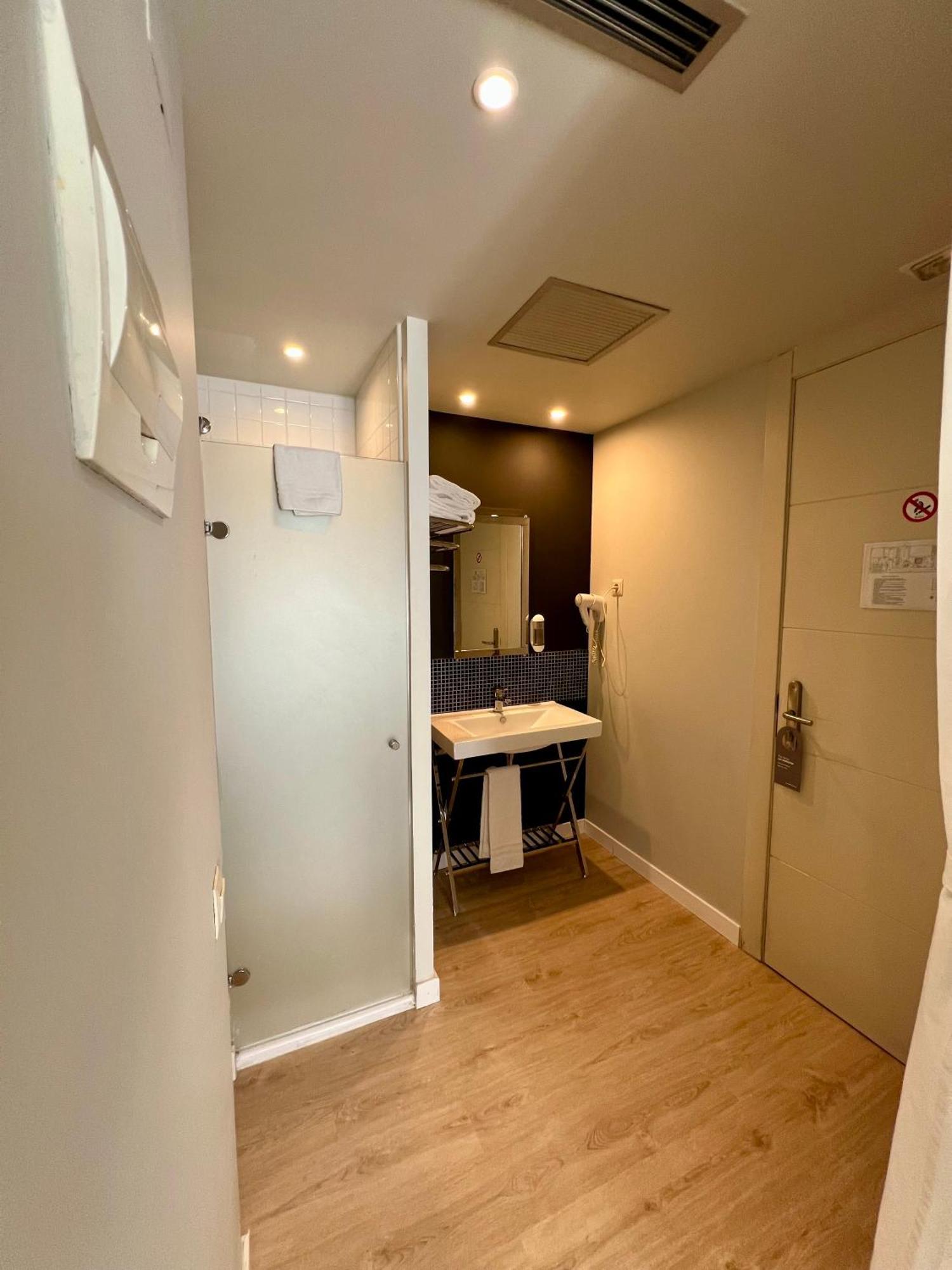 Hotel Urbansea Atocha 113 Madryt Zewnętrze zdjęcie