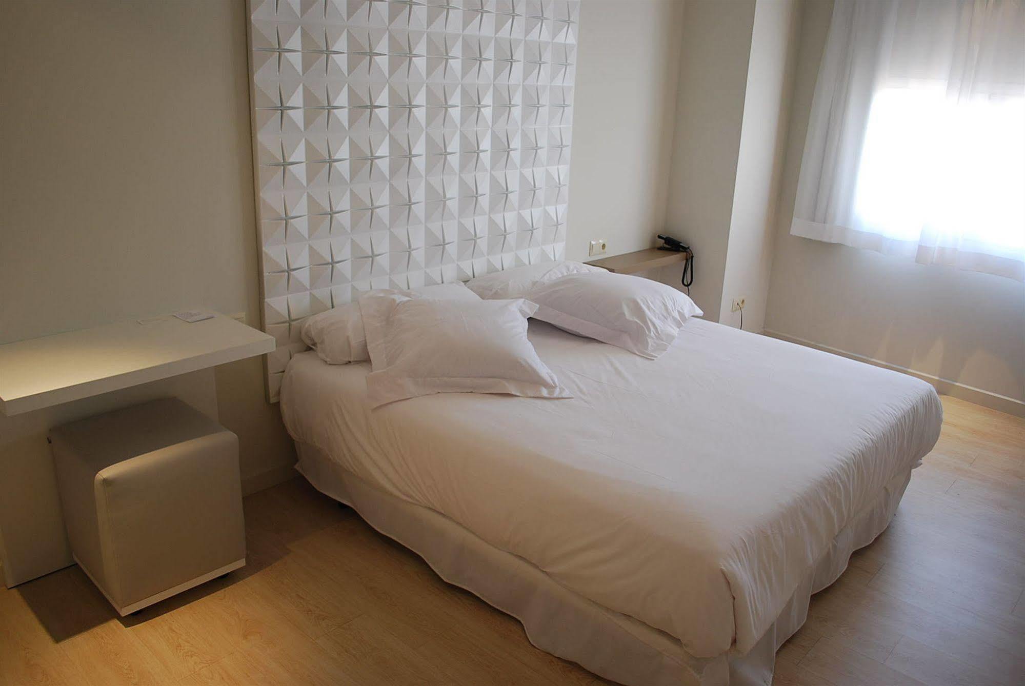 Hotel Urbansea Atocha 113 Madryt Zewnętrze zdjęcie