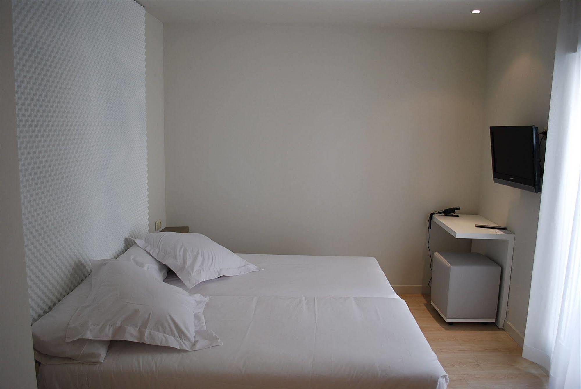 Hotel Urbansea Atocha 113 Madryt Zewnętrze zdjęcie